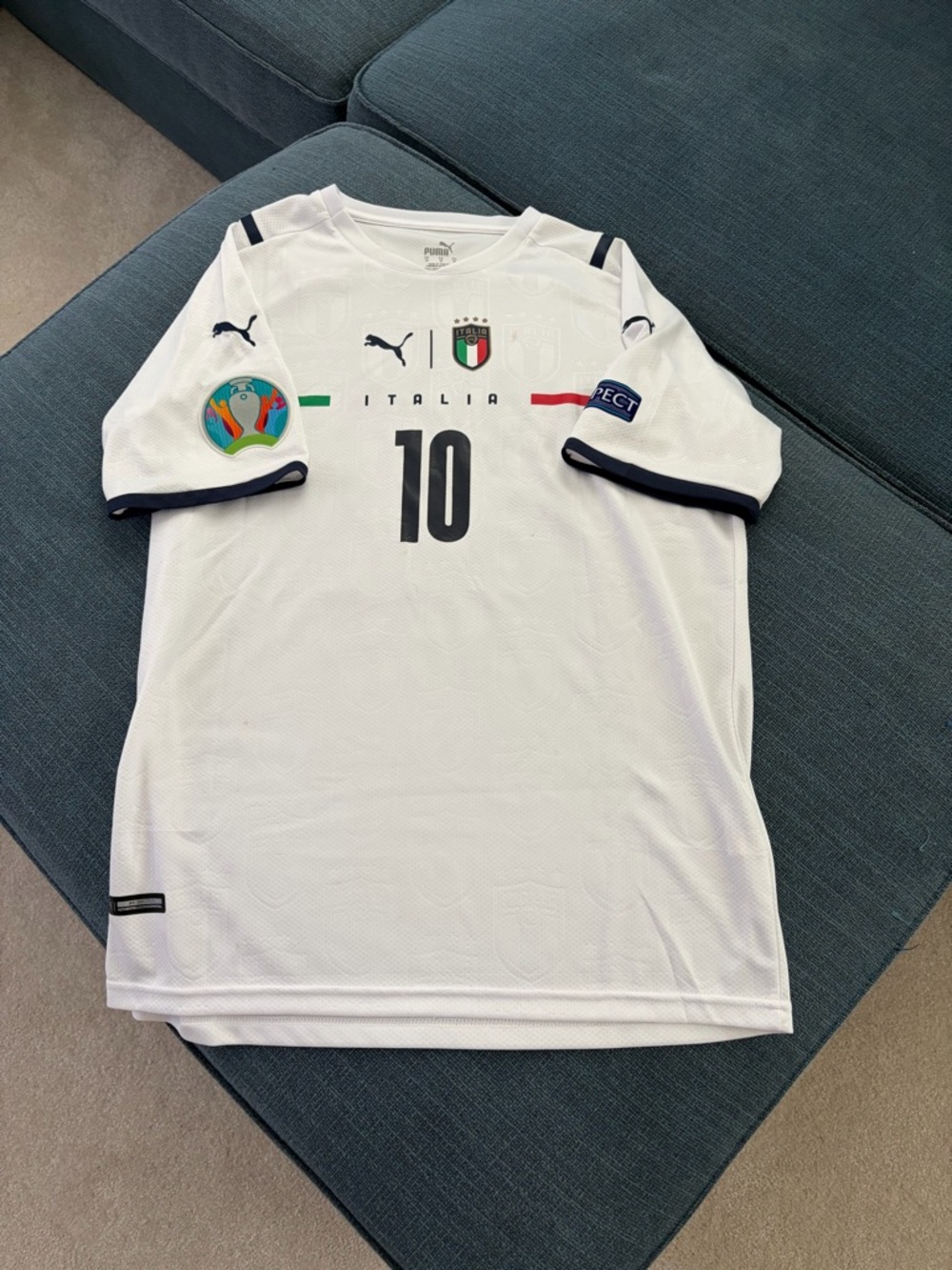2021-22 Italy Away Jersey with printed nameset